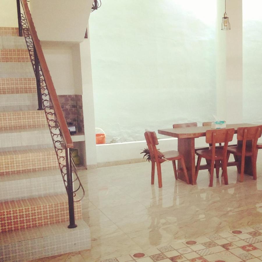 Zg Homestay Solo Sumber  Εξωτερικό φωτογραφία