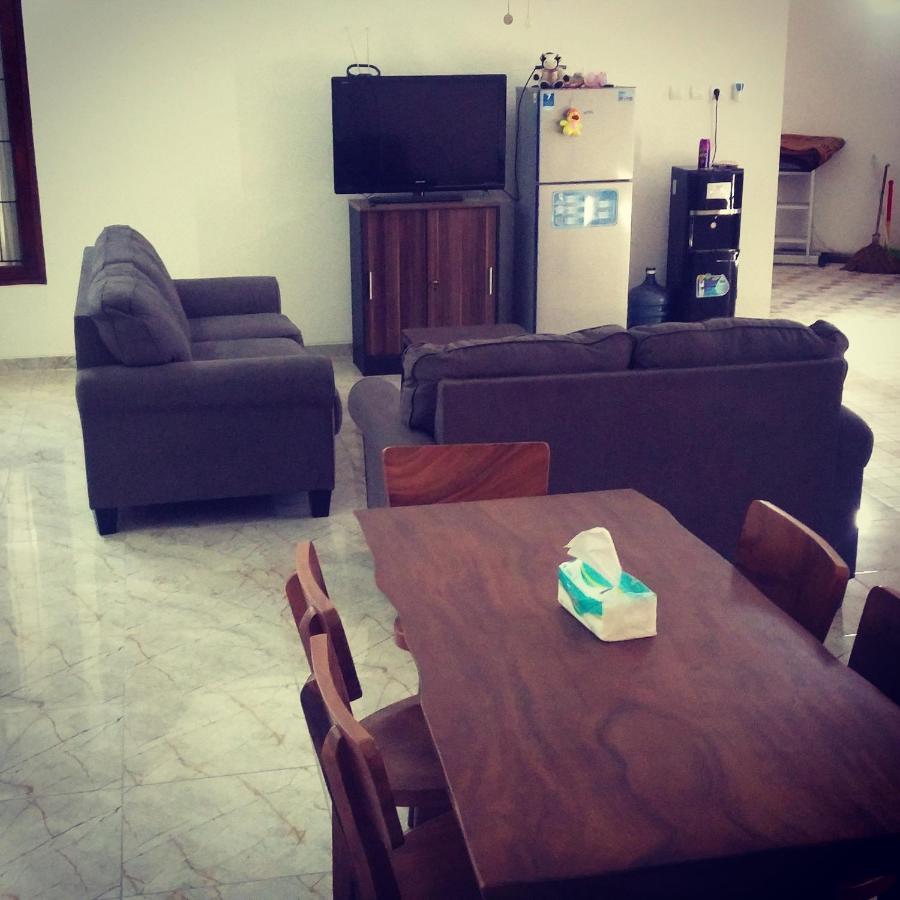 Zg Homestay Solo Sumber  Εξωτερικό φωτογραφία